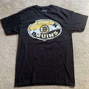 NWOT Old Time Hockey Black Boston Bruins T-shirt NHL Official Licensed P…